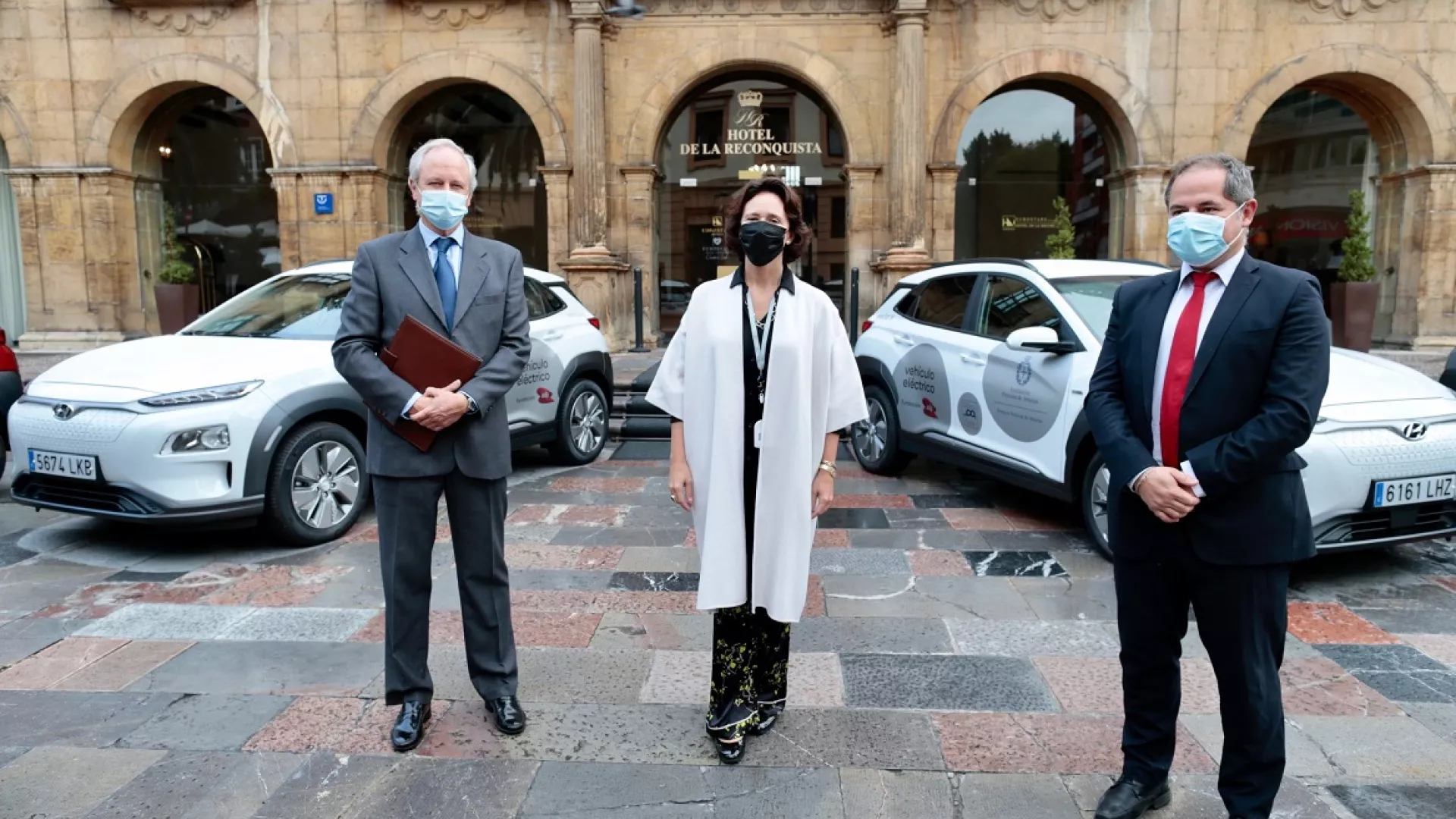 entrega_de_vehiculos_a_la_fpa.jpg entrega_de_vehiculos_a_la_fpa.jpg