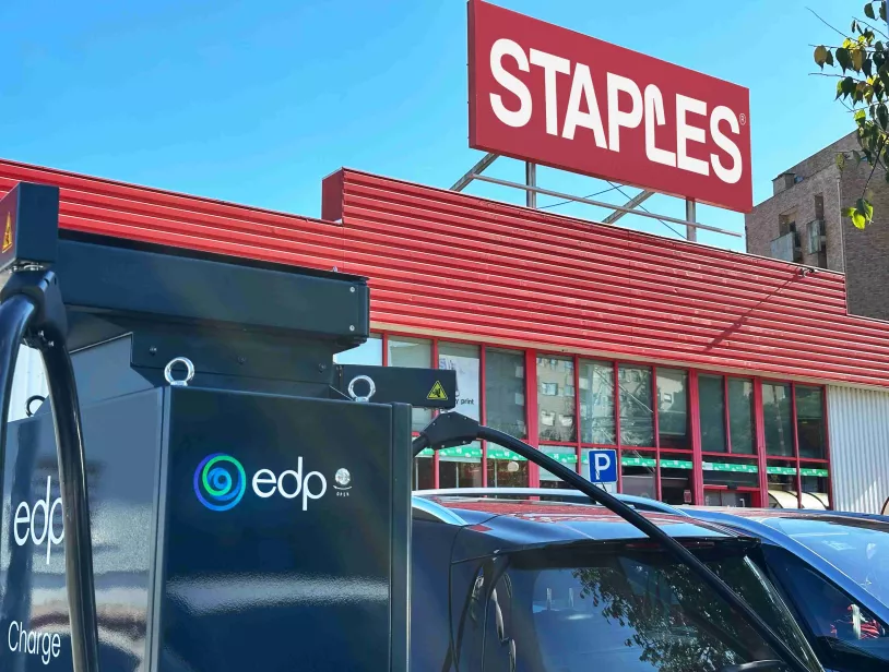 Loja%20Staples_mob_11zon_5.jpg